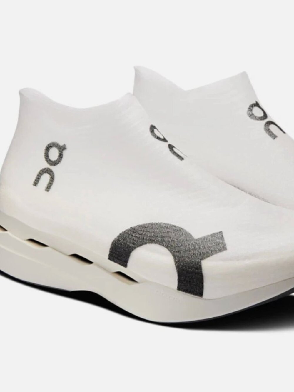 ON Cloudboom Strike LS Lightspray White/Black Cloud Limited Edition 3D AUTHENTIC